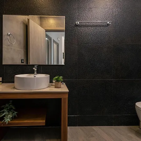 Katsaros Luxury Apts 5 Min Walk To Apartamento