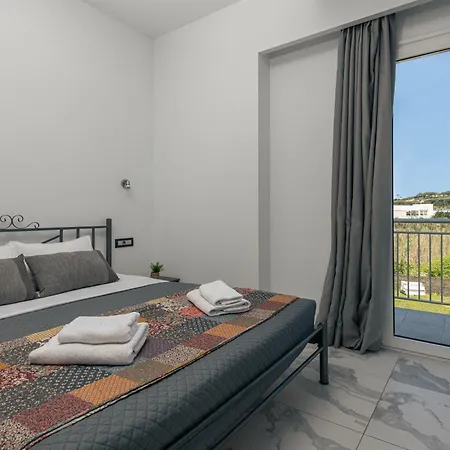 Katsaros Luxury Apts 5 Min Walk To * 티실리비