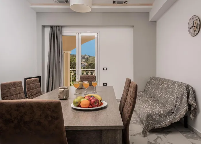 Katsaros Luxury Apts 5 Min Walk To