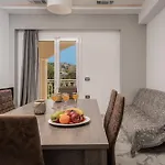 Katsaros Luxury Apts 5 Min Walk To
