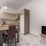 Katsaros Luxury Apts 5 Min Walk To *