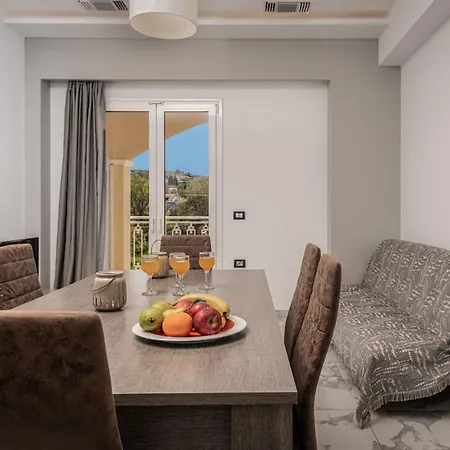 Katsaros Luxury Apts 5 Min Walk To