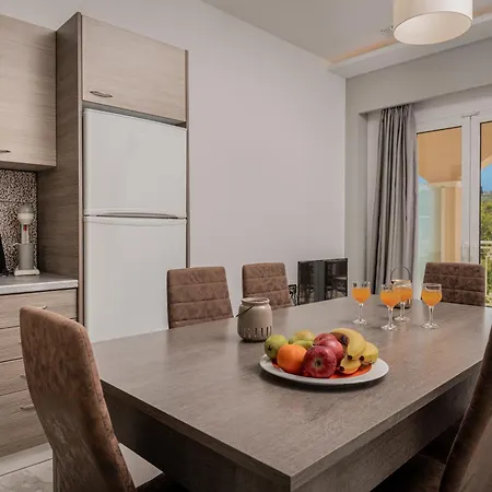 Katsaros Luxury Apts 5 Min Walk To Appartement