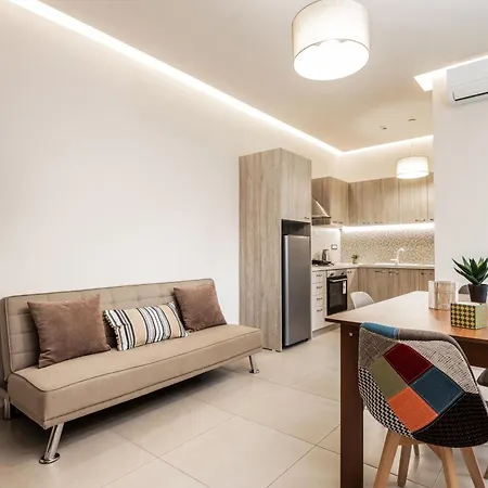 Katsaros Luxury Apts 5 Min Walk To